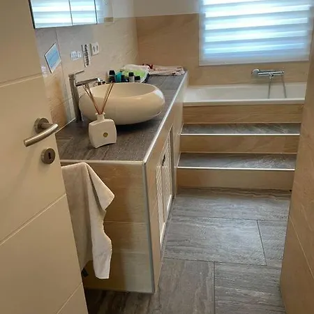 Moderne Wohnung Mit Stil Gross Gerungs Exterior photo